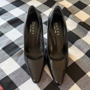 Gucci Women's Black Leather Pumps